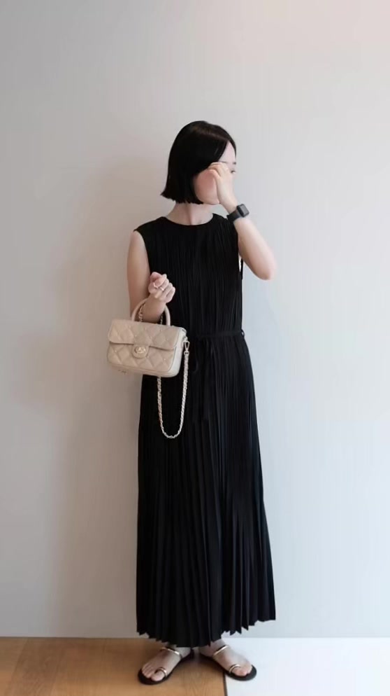 極美品　プリーツプリーズ ノースリーブワンピース　Aライン　 黒 L リボン 極美品 プリーツプリーズ ノースリーブワンピース Aライン 黒 L