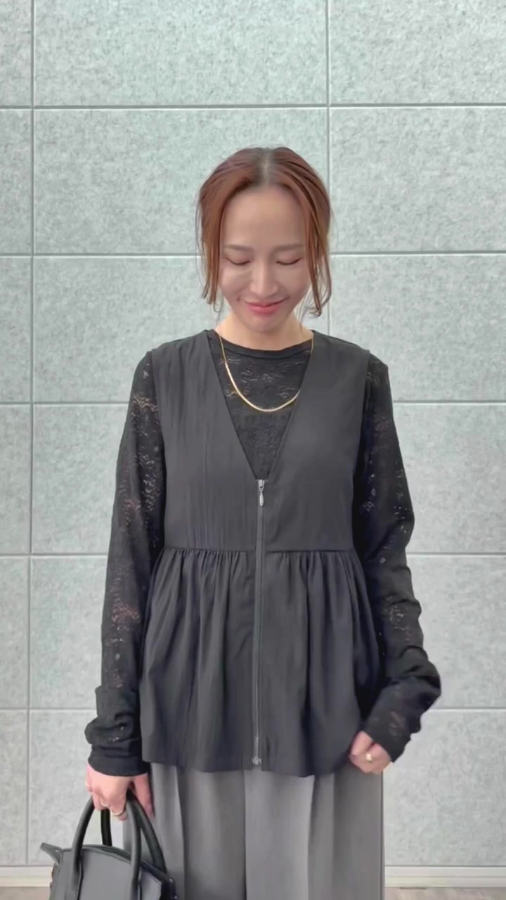 ánuans ペプラムジレブラック　新品未使用 ánuans - ánuans ペプラムフォルムトップスの通販 by shop｜ア